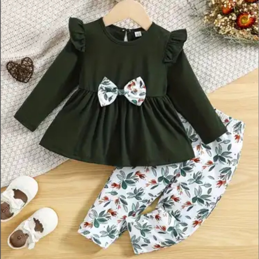 Shein Baby Girl 2 Piece Set Size 9 months Green Floral Holiday Winter Christmas - Picture 10 of 10